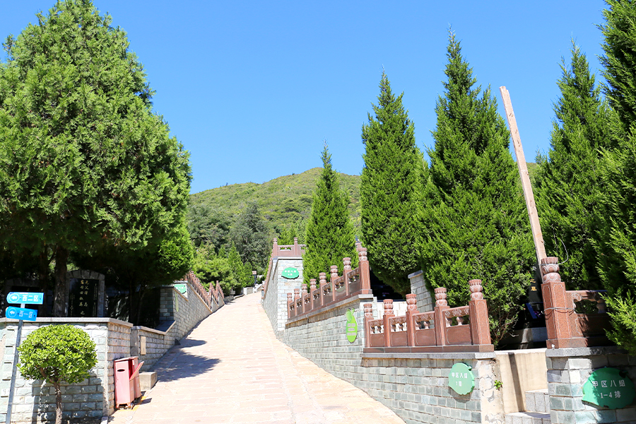 温泉墓园墓地价格贵吗？
