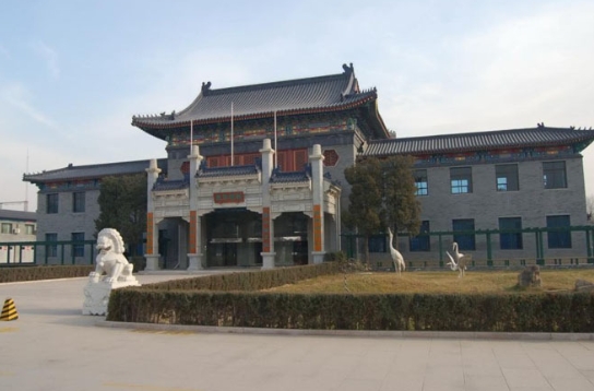 东郊殡仪馆骨灰寄存可以续吗？